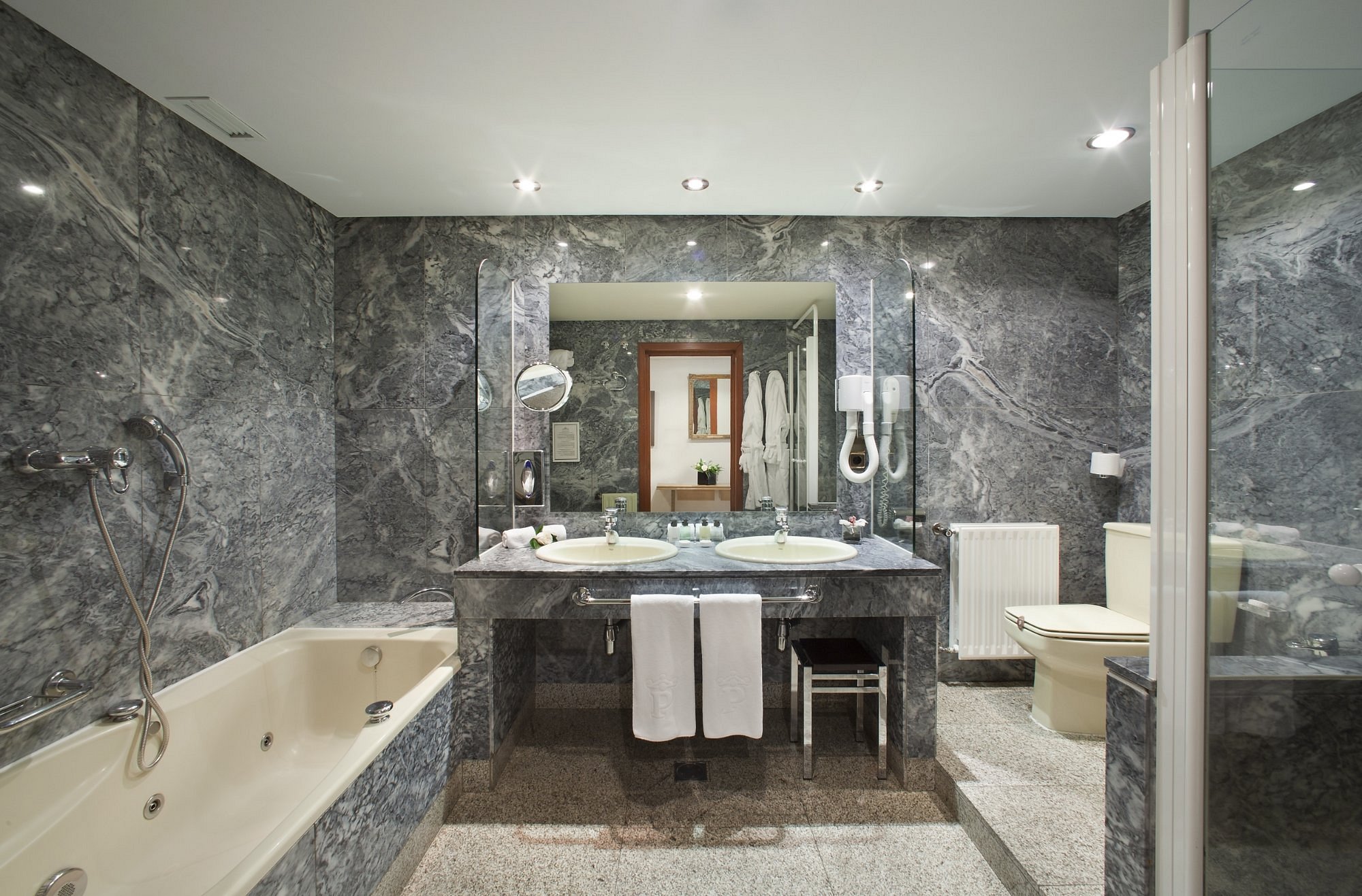 Parador De Segovia, habitación con jacuzzi privado