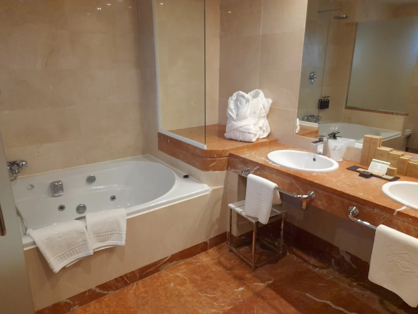Parador de Málaga Golf, habitación con jacuzzi privado