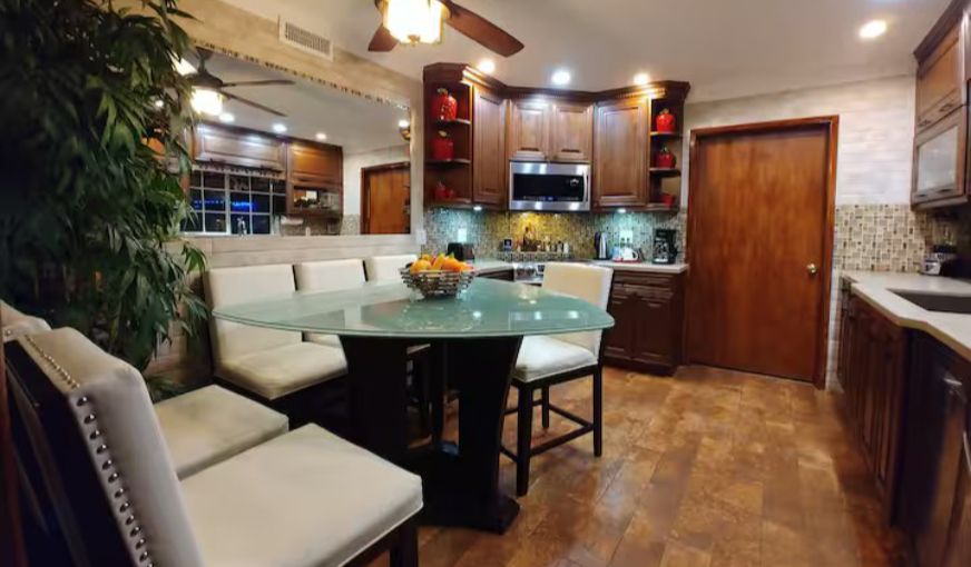 Peaceful Vegas Oasis with Spa, Garden & Mountain Views, room with private jacuzzi, photo 6