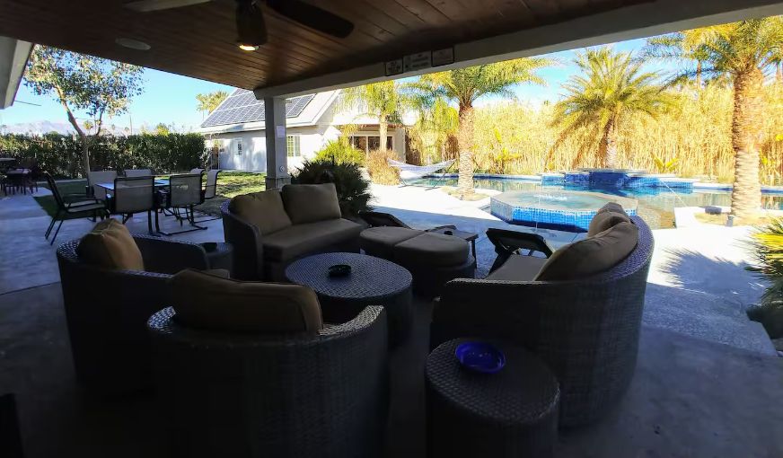 Peaceful Vegas Oasis with Spa, Garden & Mountain Views, room with private jacuzzi, photo 8