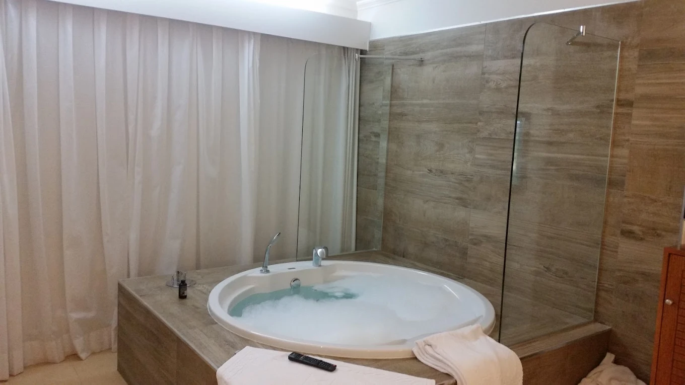 Playamarina Hotel, habitación con jacuzzi privado