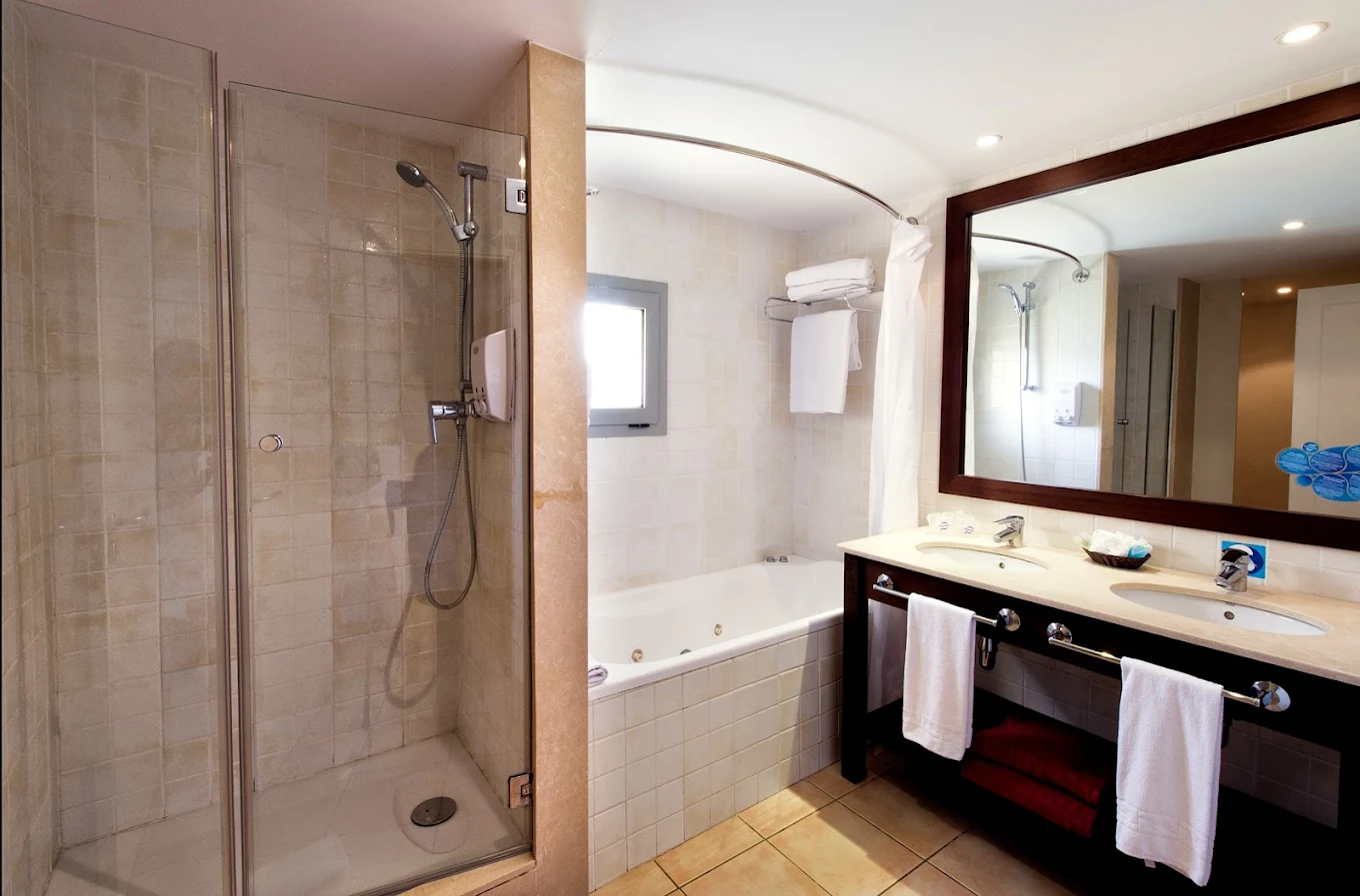 PortAventura Hotel Caribe, habitación con jacuzzi privado