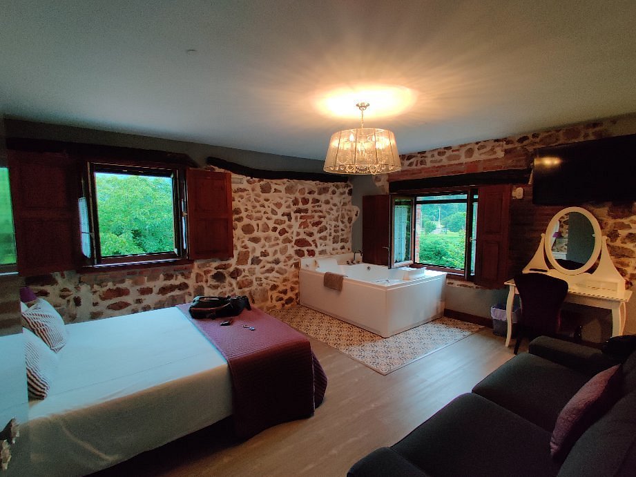 Posada la Corralada, habitación con jacuzzi privado