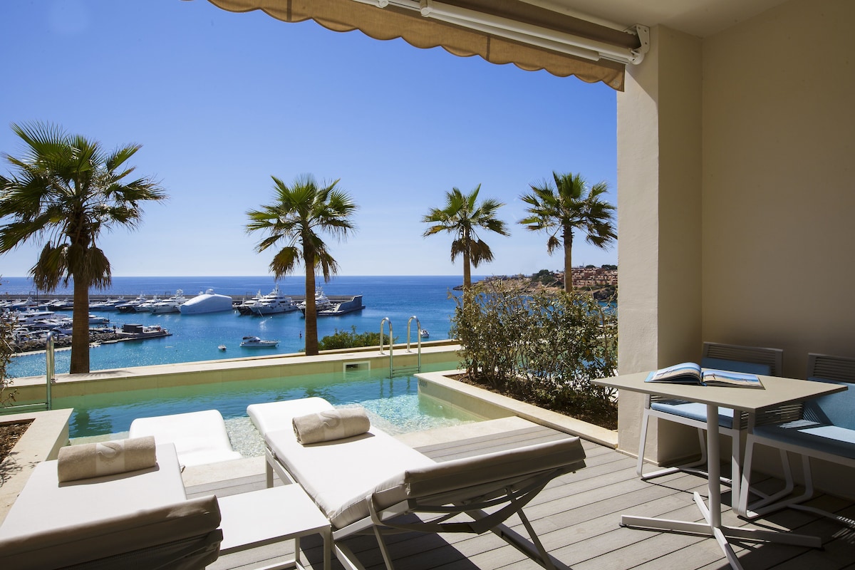Pure Salt Port Adriano, habitación con jacuzzi privado