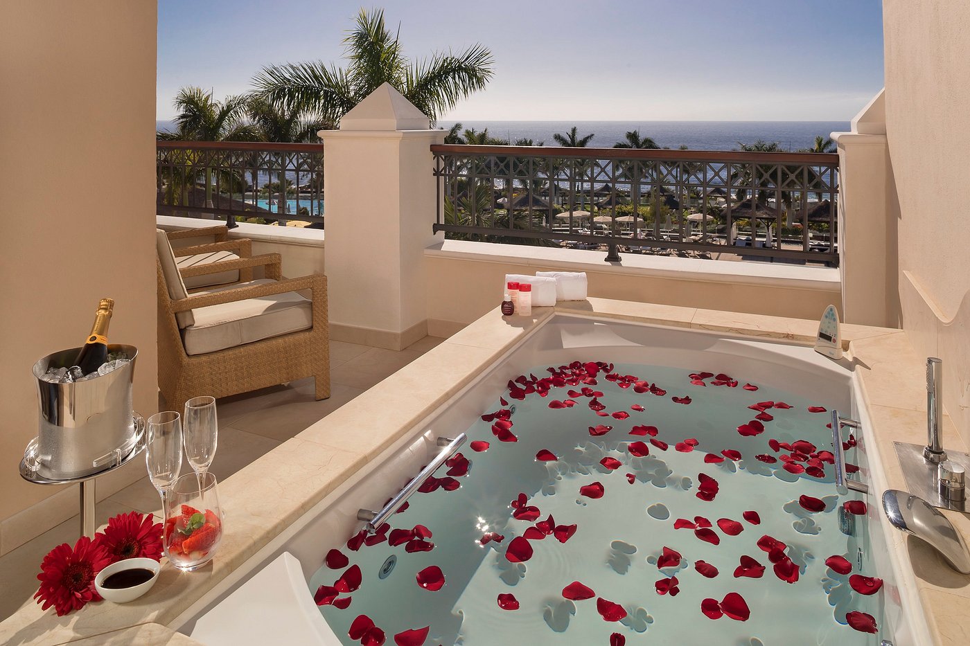RedLevel At Gran Meliá Palacio De Isora, habitación con jacuzzi privado
