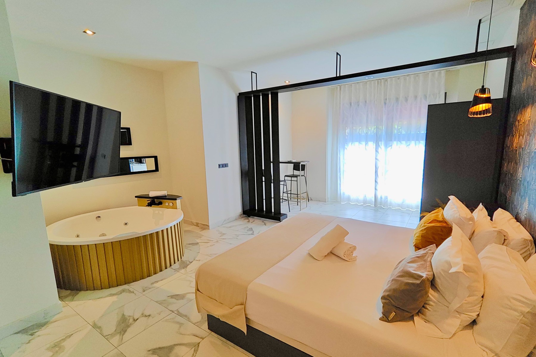 Reina Victoria La Plaza, habitación con jacuzzi privado