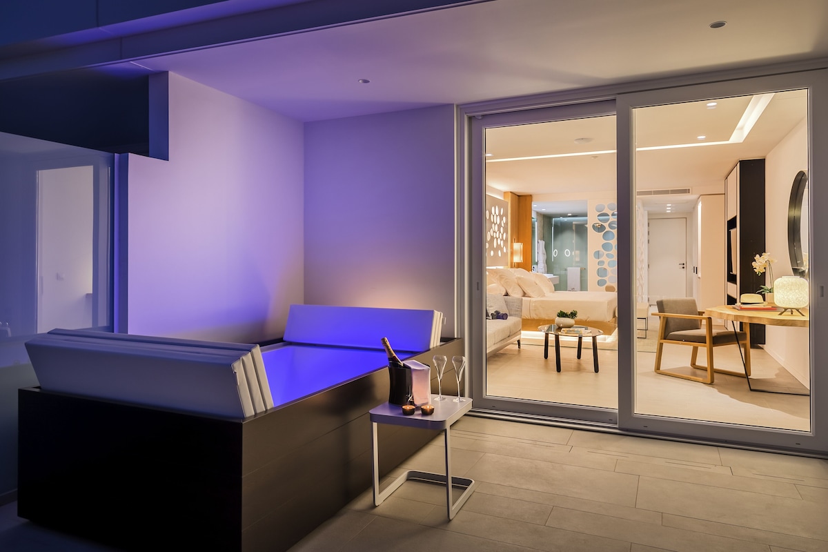 Royal Hideaway Corales Suites, habitación con jacuzzi privado