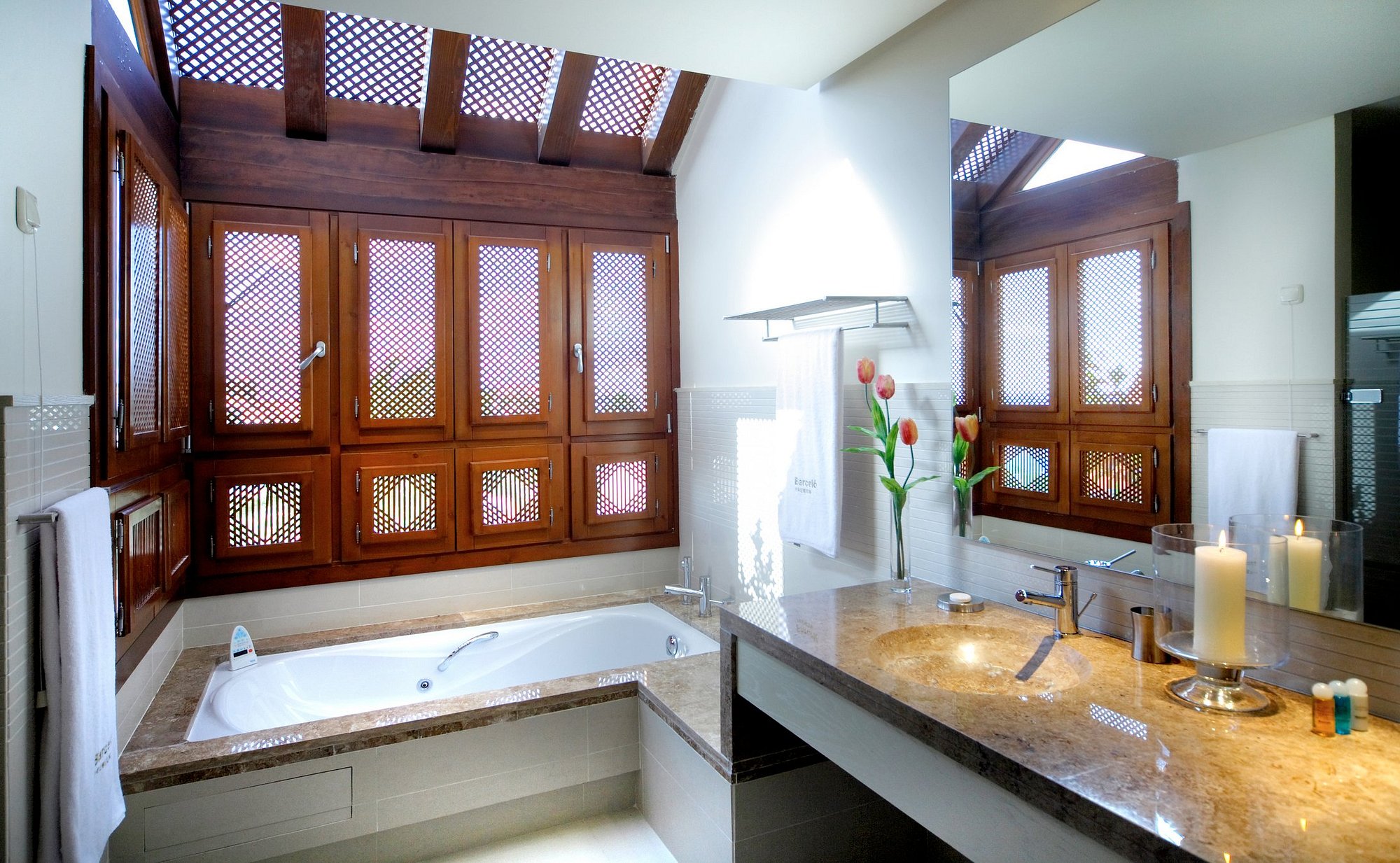 Royal Hideaway Sancti Petri, habitación con jacuzzi privado