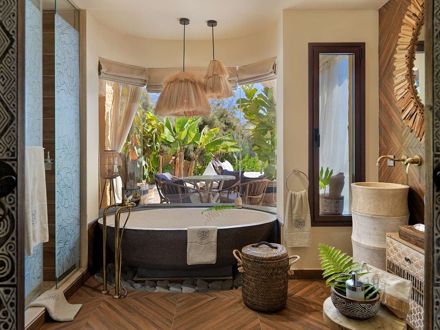 Royal River Luxury Hotel, habitación con jacuzzi privado