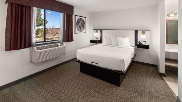 SYLO Hotel Denver Airport, a Ramada by Wyndham