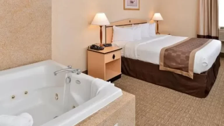 SYLO Hotel Denver Airport, a Ramada by Wyndham