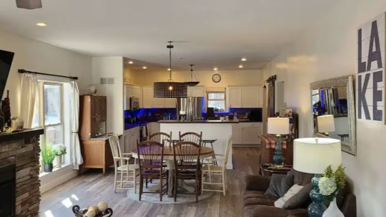 Saratoga Vacation Home with Jacuzzi, Dock & Sandy Beach