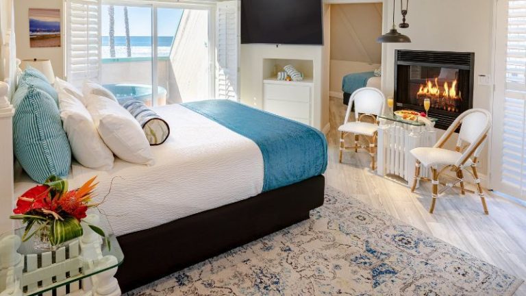 SeaVenture Beach Hotel & Restaurant