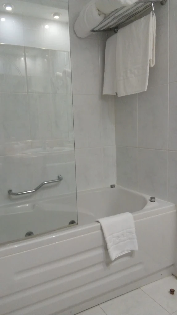 Sercotel Alfonso XIII, habitación con jacuzzi privado