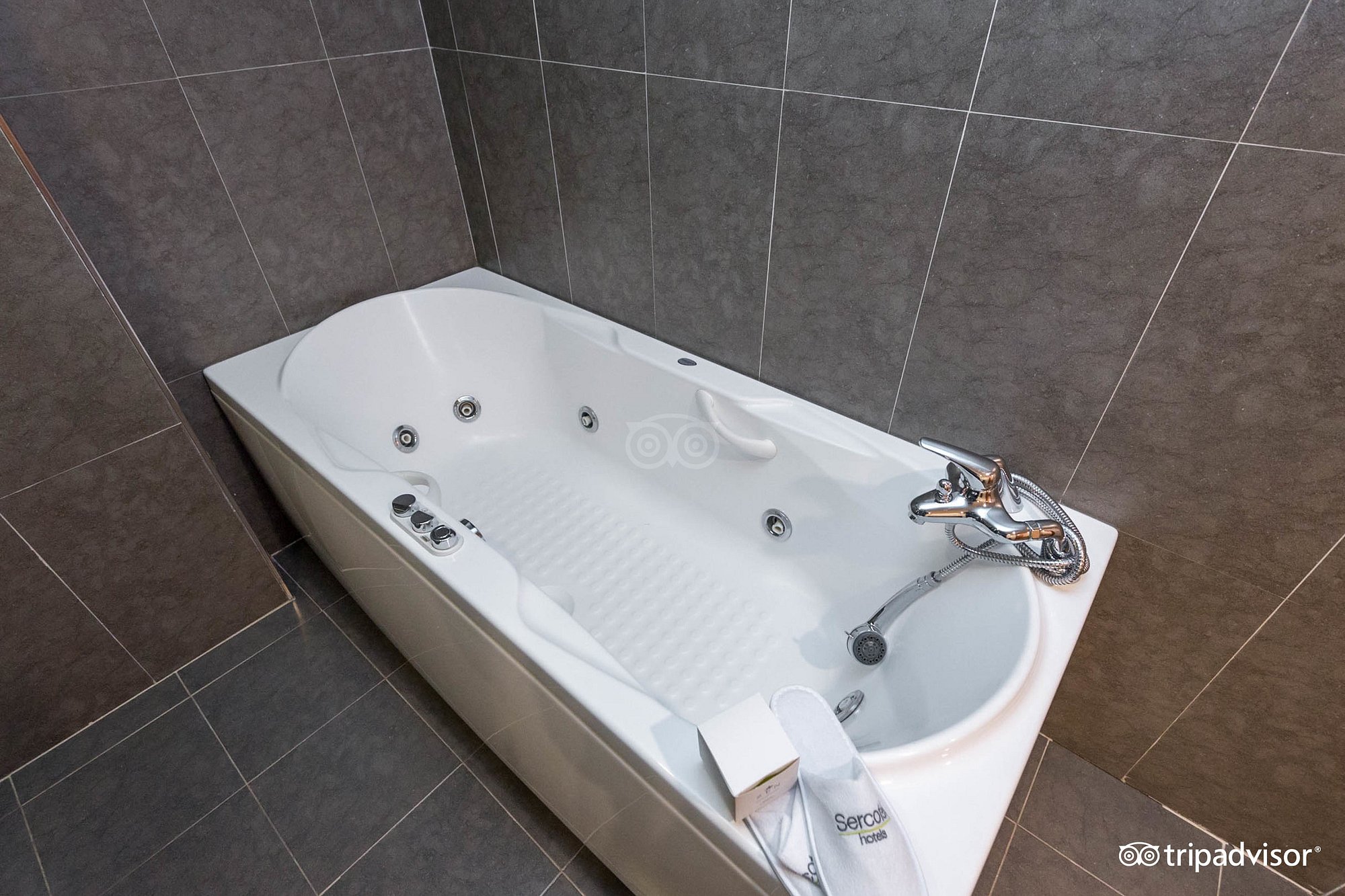 Sercotel Gran Hotel Zurbarán, habitación con jacuzzi privado