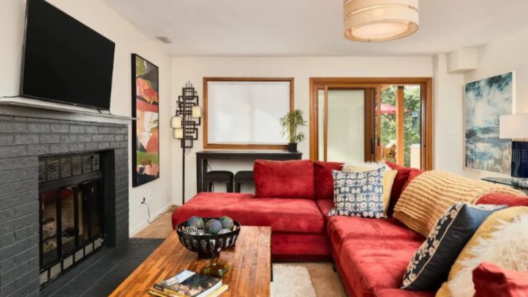 Serene Backyard Views ★ Near CM Zoo ★ Hot Tub ★