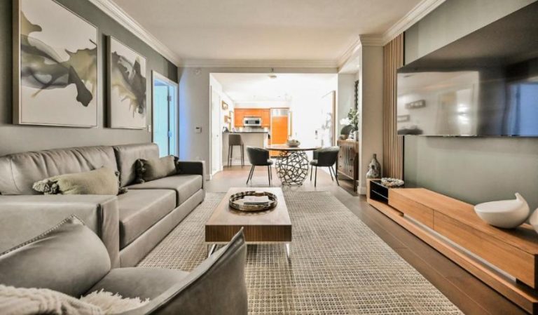 StripViewSuites at Signature