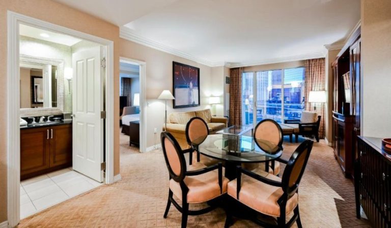 StripViewSuites at Signature