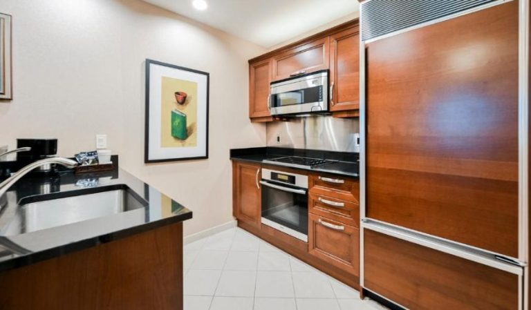 StripViewSuites at Signature