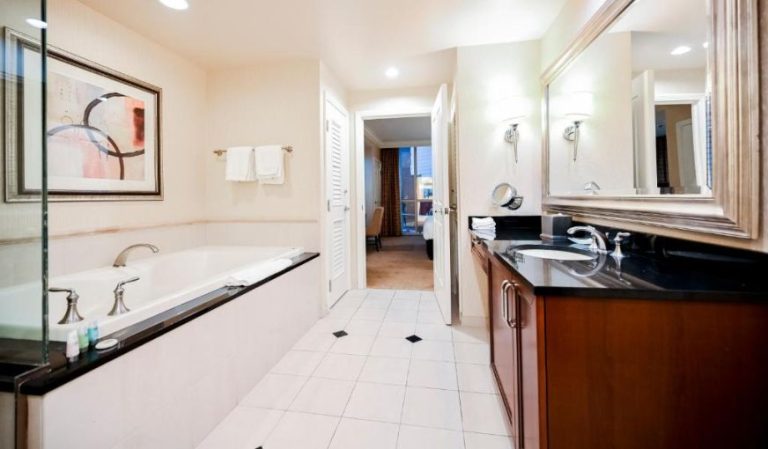 StripViewSuites at Signature