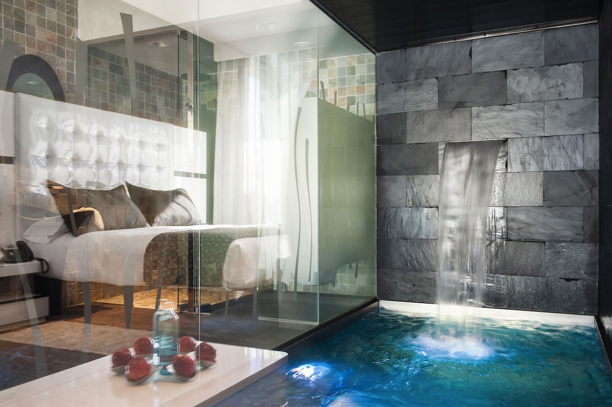 Suites Natura Mas Tapiolas, habitación con jacuzzi privado