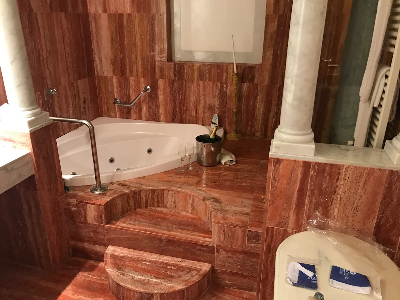 Termes Montbrió Hotel & Spa, habitación con jacuzzi privado