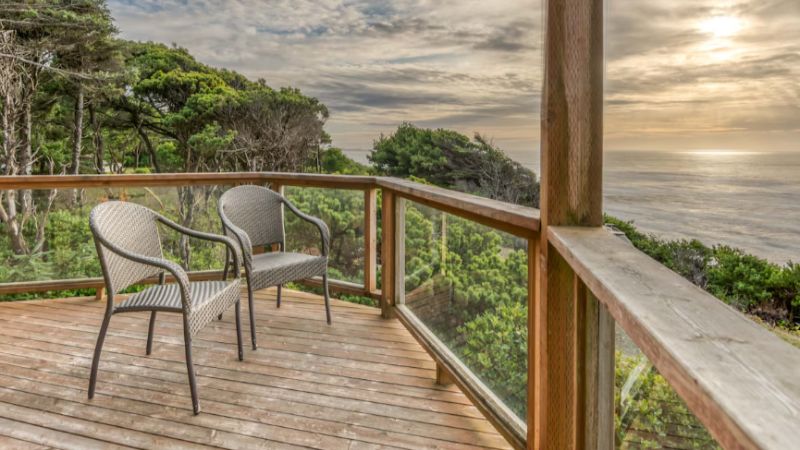 The Lookout – Oregon Beach Vacations, room with private jacuzzi, photo 8