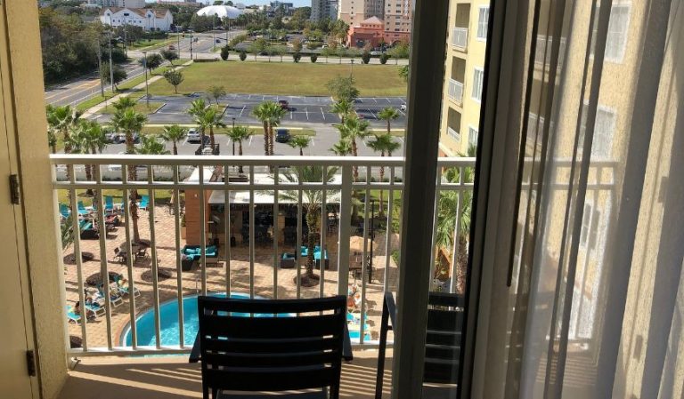 The Point Hotel & Suites