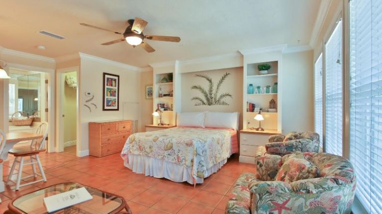 Tortuga Inn Beach Resort