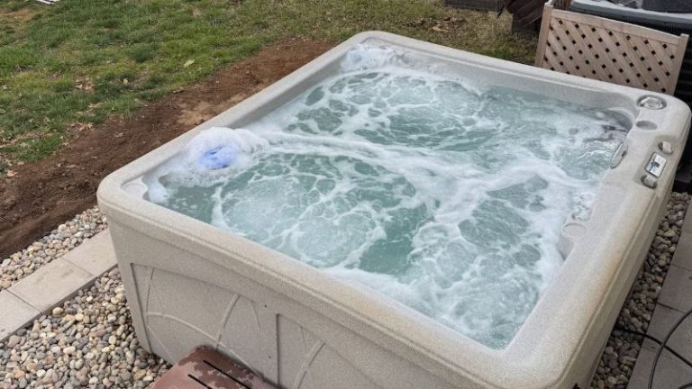 Tulsa Hot Tub House – Designer Interior, Great Location, Sleeps 4