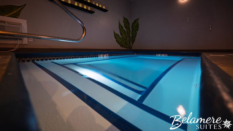 Belamere Suites Hotel Helen, room with private jacuzzi, photo 7