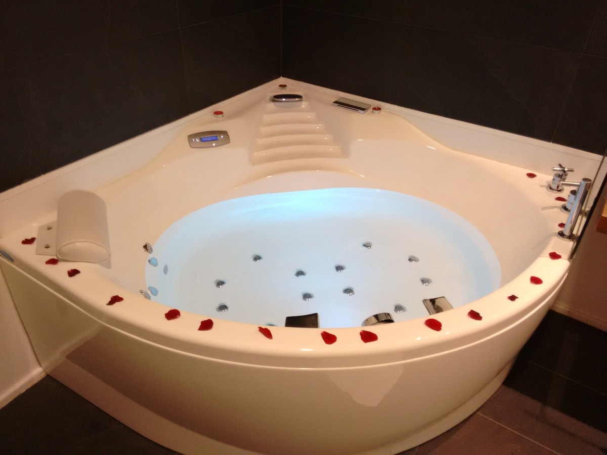 A Cantaruxa Maruxa, habitación con jacuzzi privado