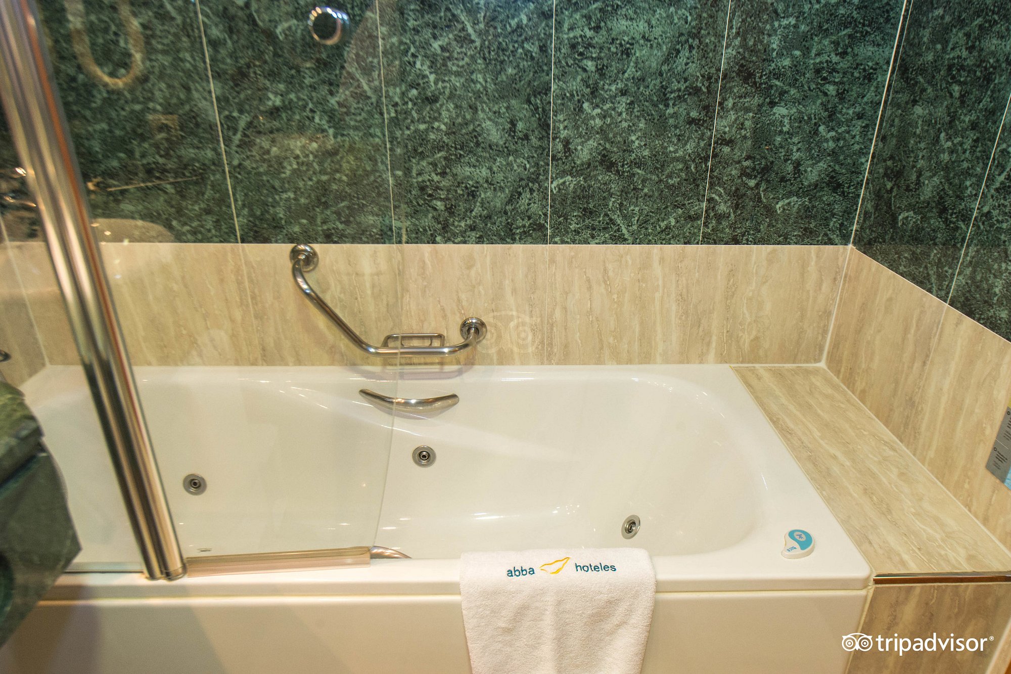 Abba Burgos Hotel, habitación con jacuzzi privado
