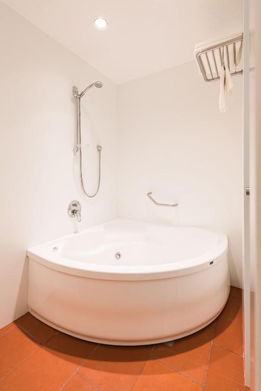 Almadraba Park Hotel, habitación con jacuzzi privado