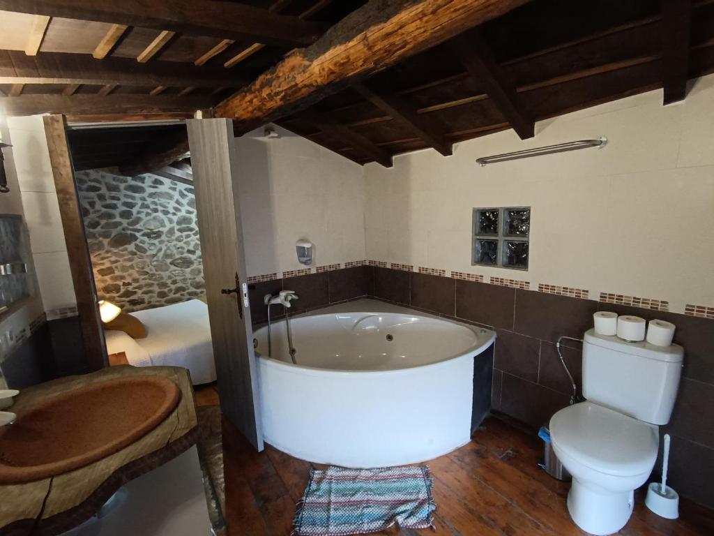 Apartamentos Aira Sacra, habitación con jacuzzi privado