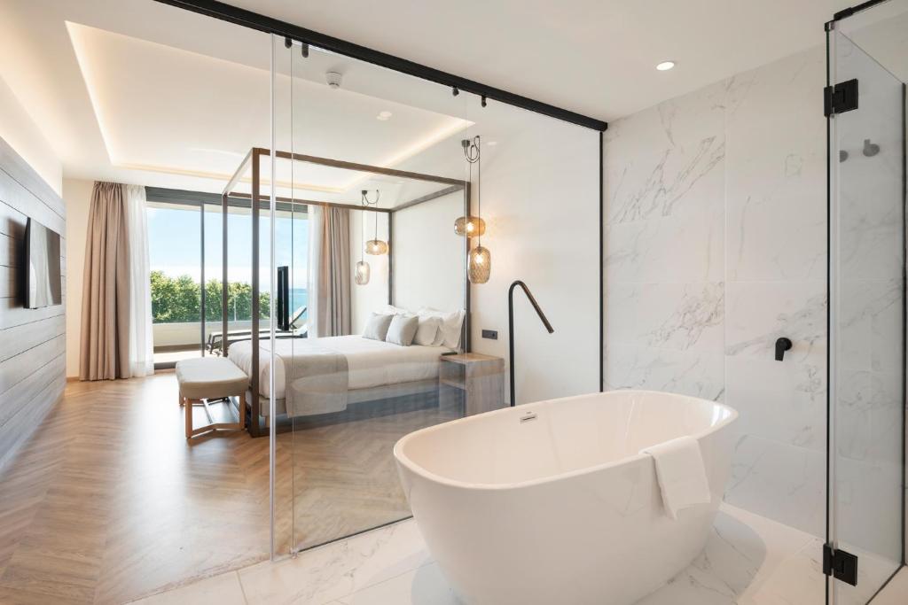 Attica 21 Vigo Business&Wellness, habitación con jacuzzi privado