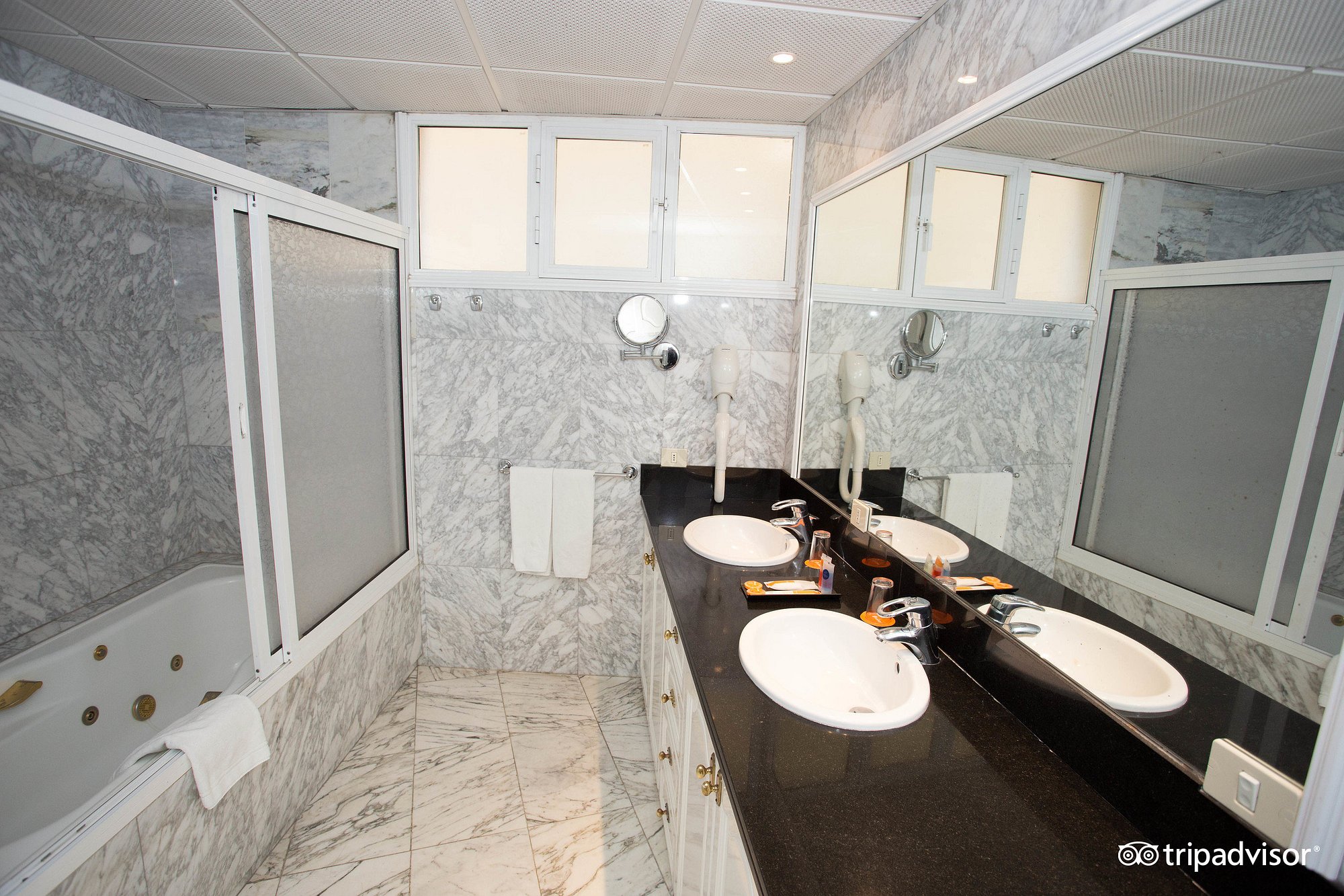 Be Live Adults Only Tenerife, habitación con jacuzzi privado