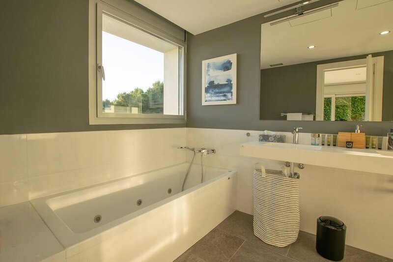 Casa Emnitan – Begur, habitación con jacuzzi privado