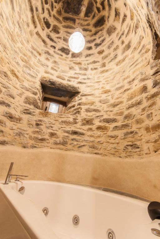 Casa Mur de Alujan, habitación con jacuzzi privado