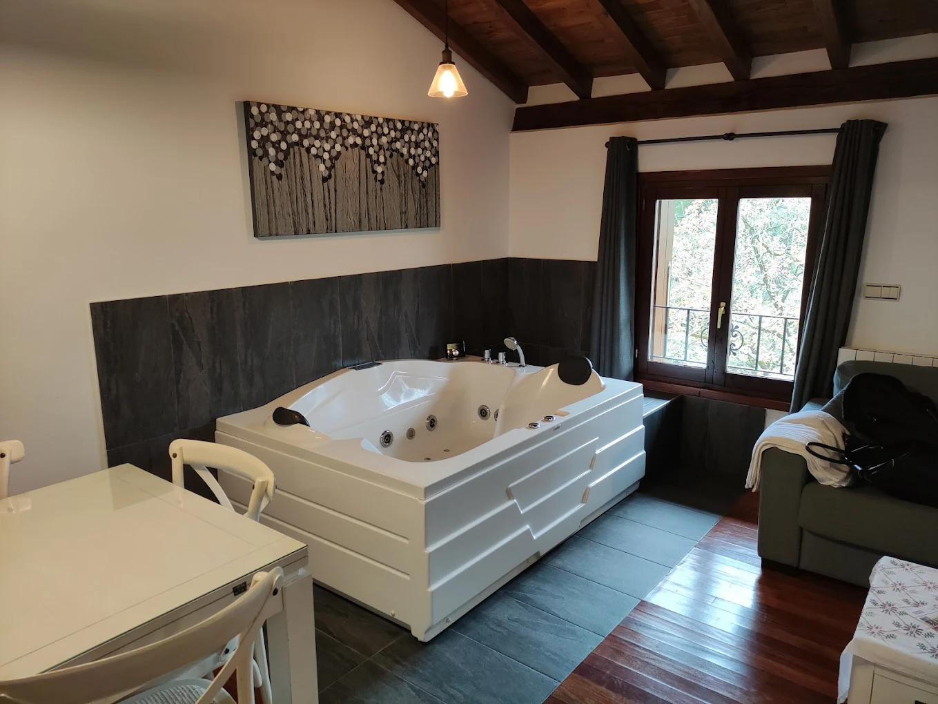 Casa Rural Arregi, habitación con jacuzzi privado