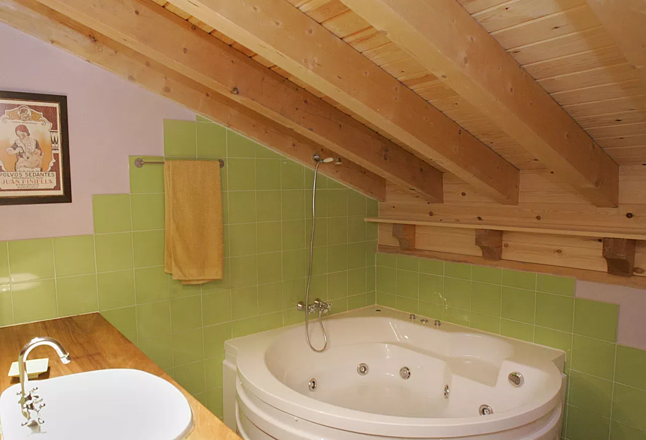 Casa Rural El Llao y Los Fresnos, habitación con jacuzzi privado