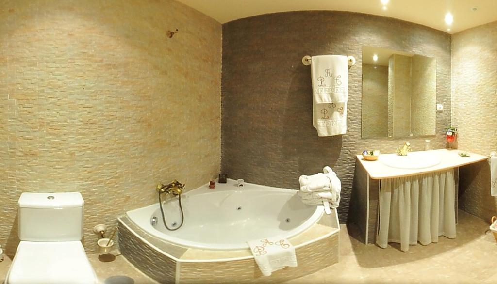 Casa Rural Posada de Los Antiguos Telares, habitación con jacuzzi privado
