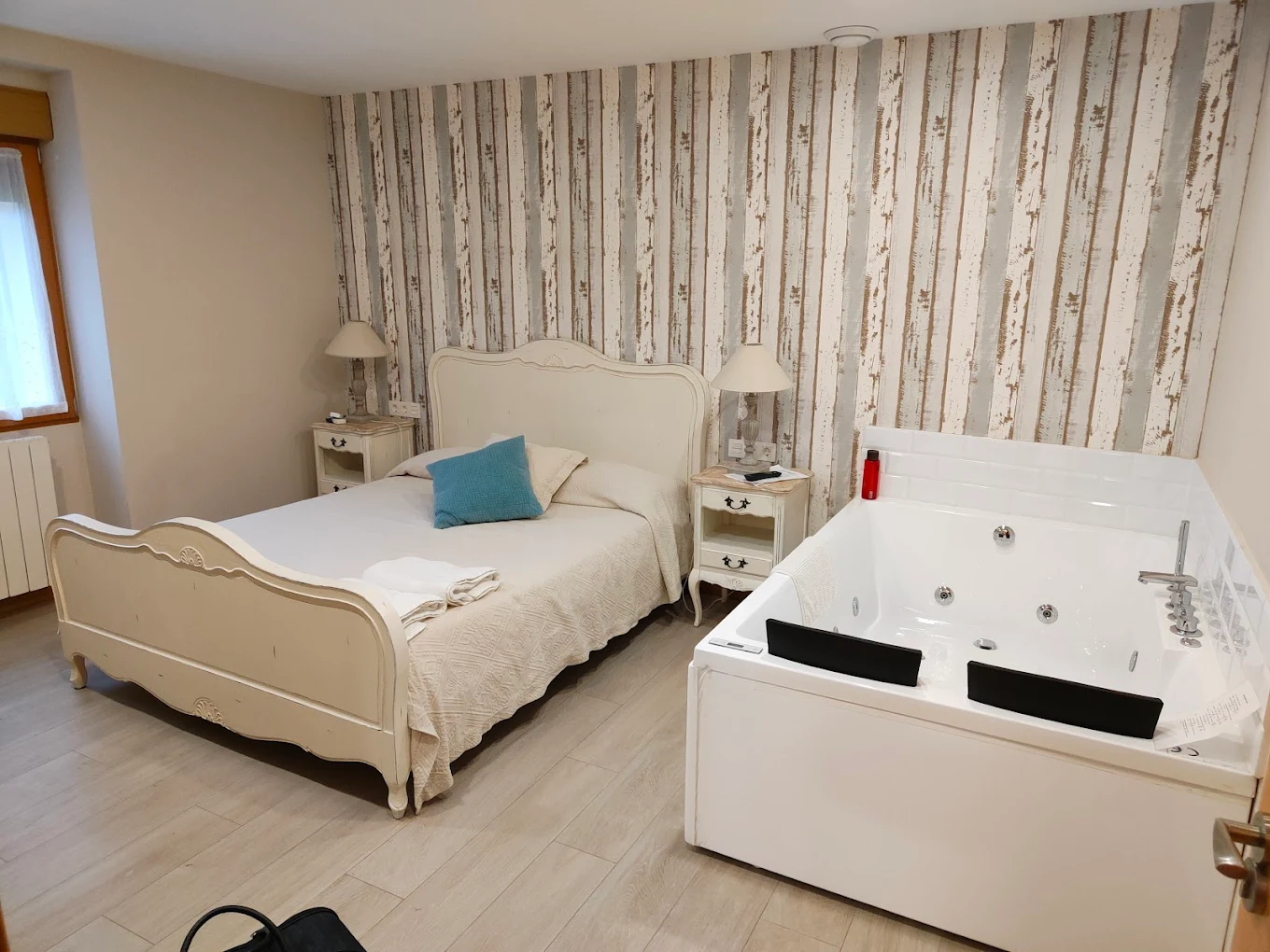 Casa Rural Sierra Salvada, habitación con jacuzzi privado