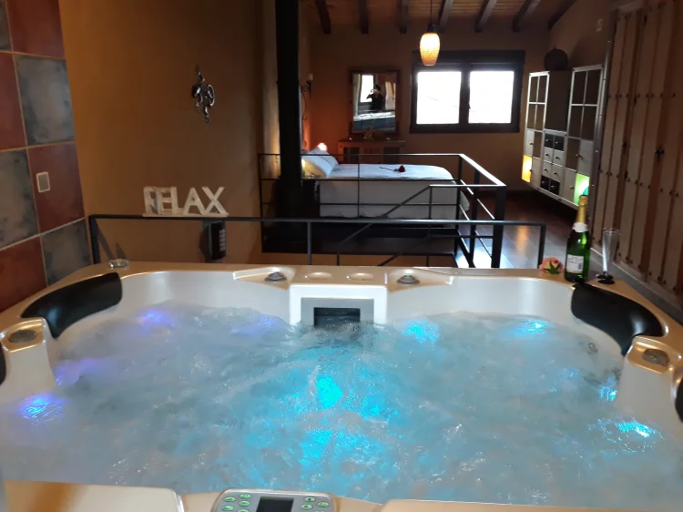 Casas rurales callejas, habitación con jacuzzi privado