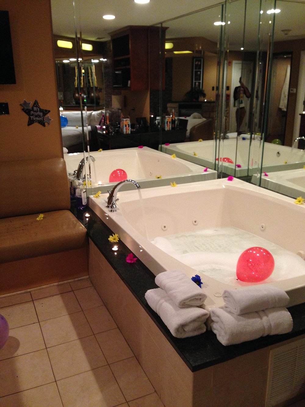 Champagne Lodge and Luxury Suites