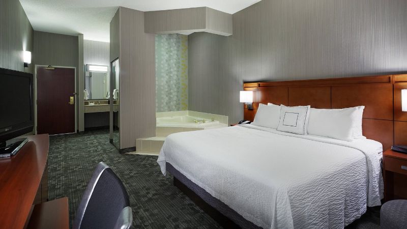 Courtyard by Marriott Chicago/ St. Charles
