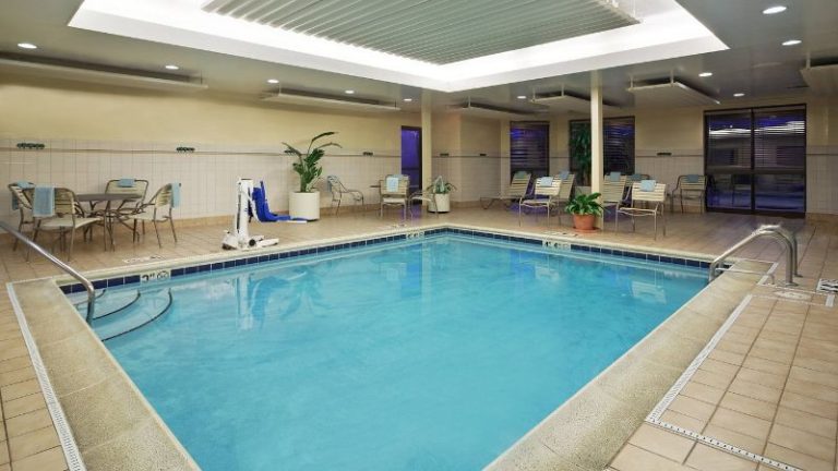 Courtyard by Marriott Chicago/ St. Charles