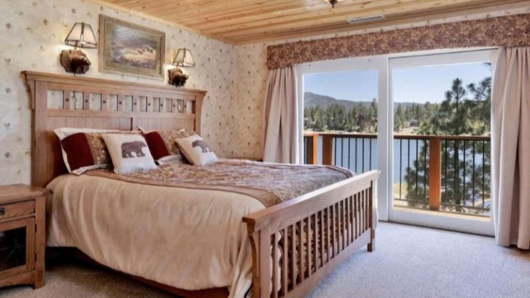 Cove Lakefront Chalet