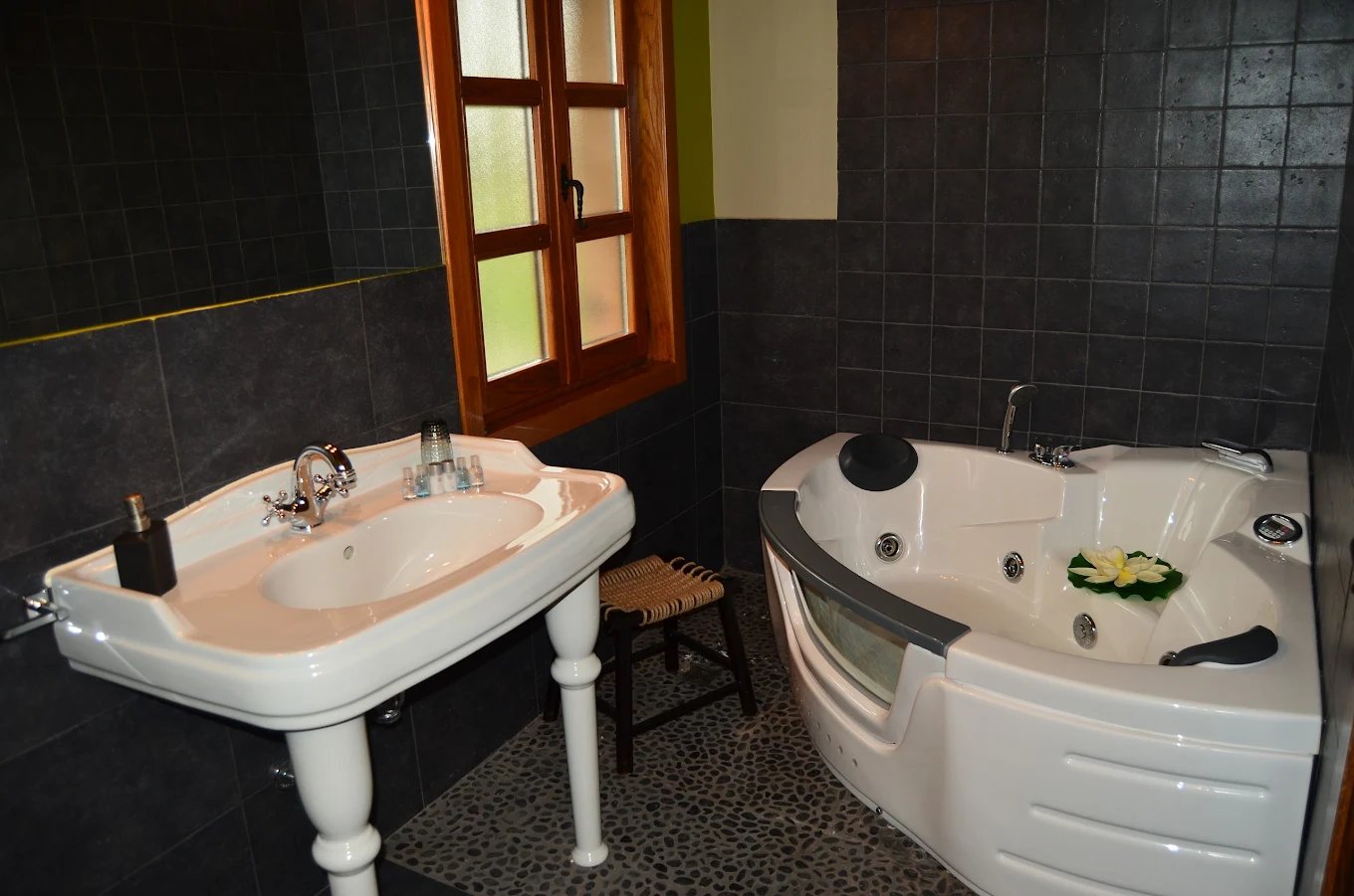 El Coto Hotel Restaurante, habitación con jacuzzi privado