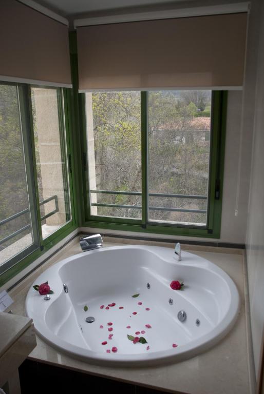 El Salugral Termal Resort, habitación con jacuzzi privado